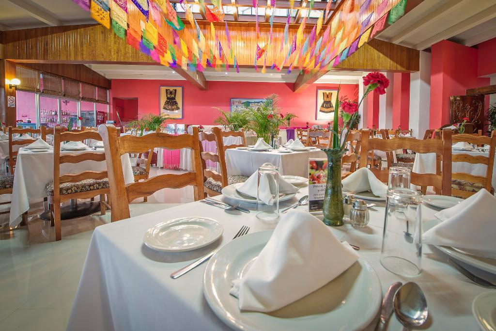 Отель Mision Oaxaca Экстерьер фото
