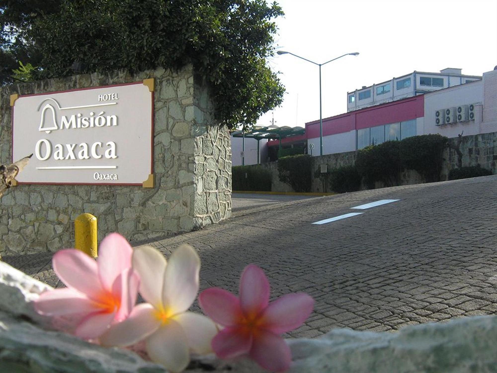 Отель Mision Oaxaca Экстерьер фото