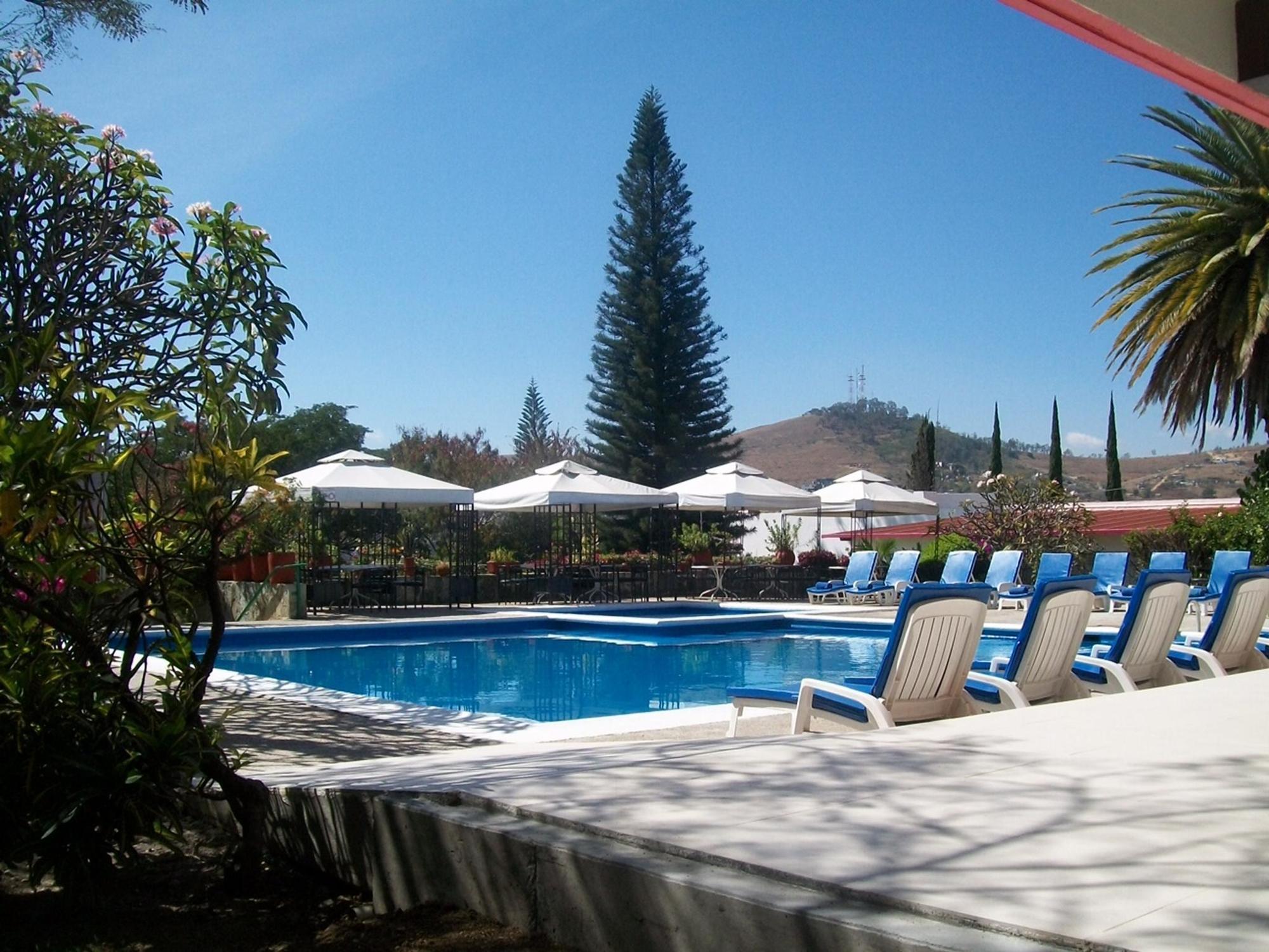 Отель Mision Oaxaca Экстерьер фото